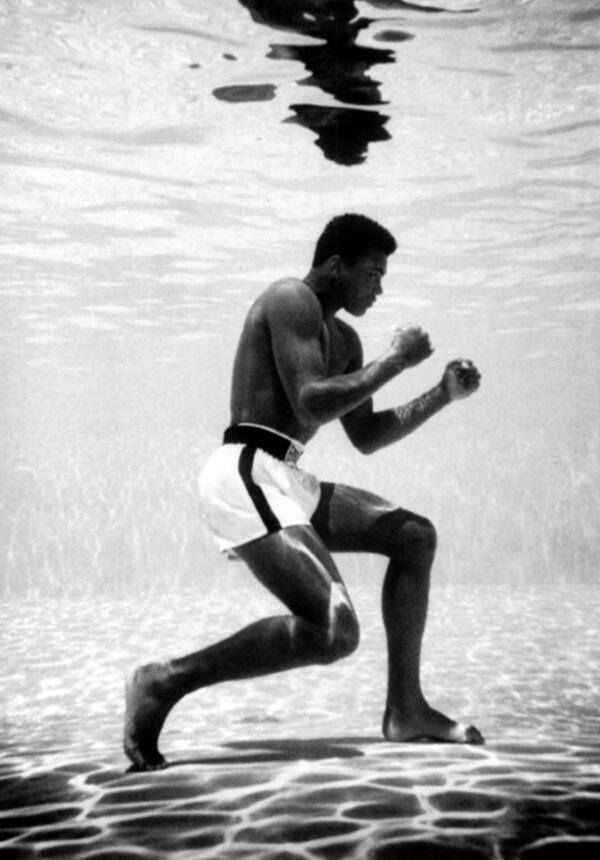historydefined's tweet photo. Muhammad Ali training underwater in Miami, 1961 https://t.co/Ch4CIVWjdS