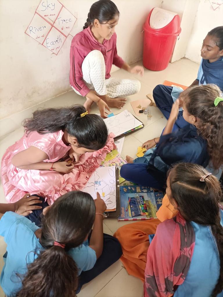 BorSchool's tweet photo. વિવિઘ પ્રવૃત્તિ કરતા બાળકો https://t.co/1HCgViae7K