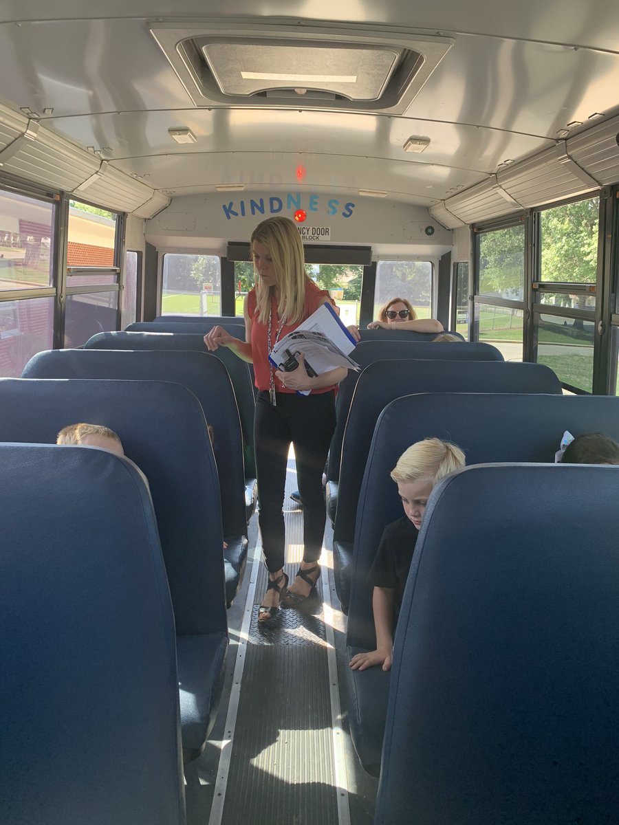 MrsGarrettNKC's tweet photo. Learning our Bus Expectations with @DollAshley!   #warriorscreate #winthedaywarriors #MapleKinderStars https://t.co/d3lKaHCwC8