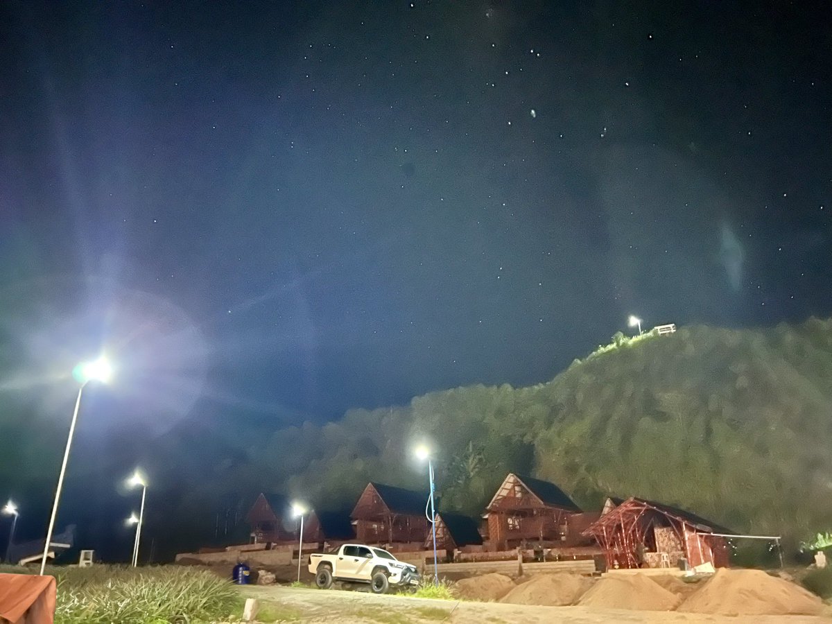 KirkTuan's tweet photo. Beautiful Cafe at night. ❤️ https://t.co/wxcI7vs2kK