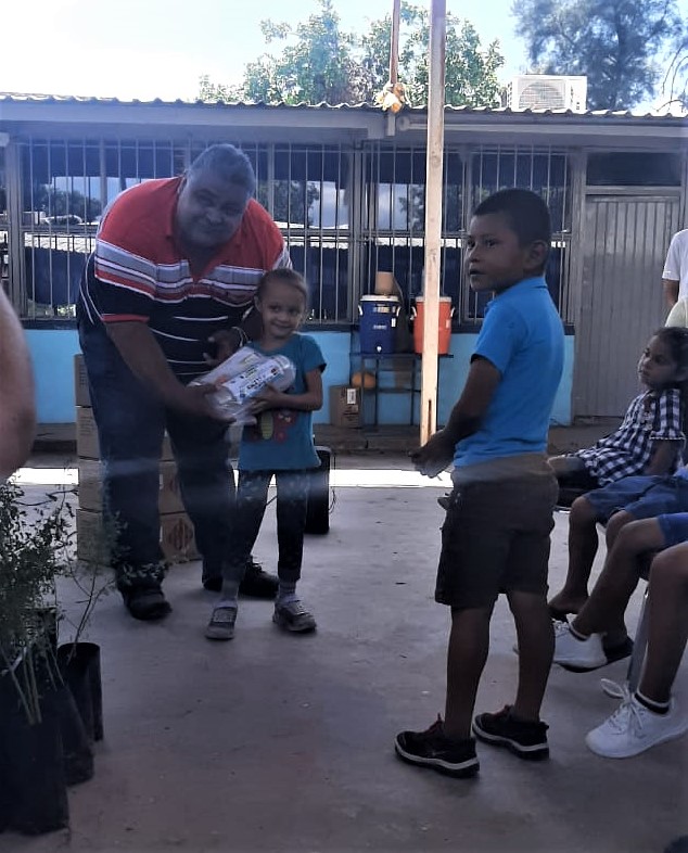 AOASSoficial's tweet image. #AOASS y #Proaoass  en conjunto con @GrameenMX, entregamos útiles escolares a niños de la escuela "Héroes de Chapultepec" de la comunidad de Agua Blanca. Con el fin de apoyar a los niños en su regreso a clases. 
#VoluntariadoAOASS
🤓📗✏️