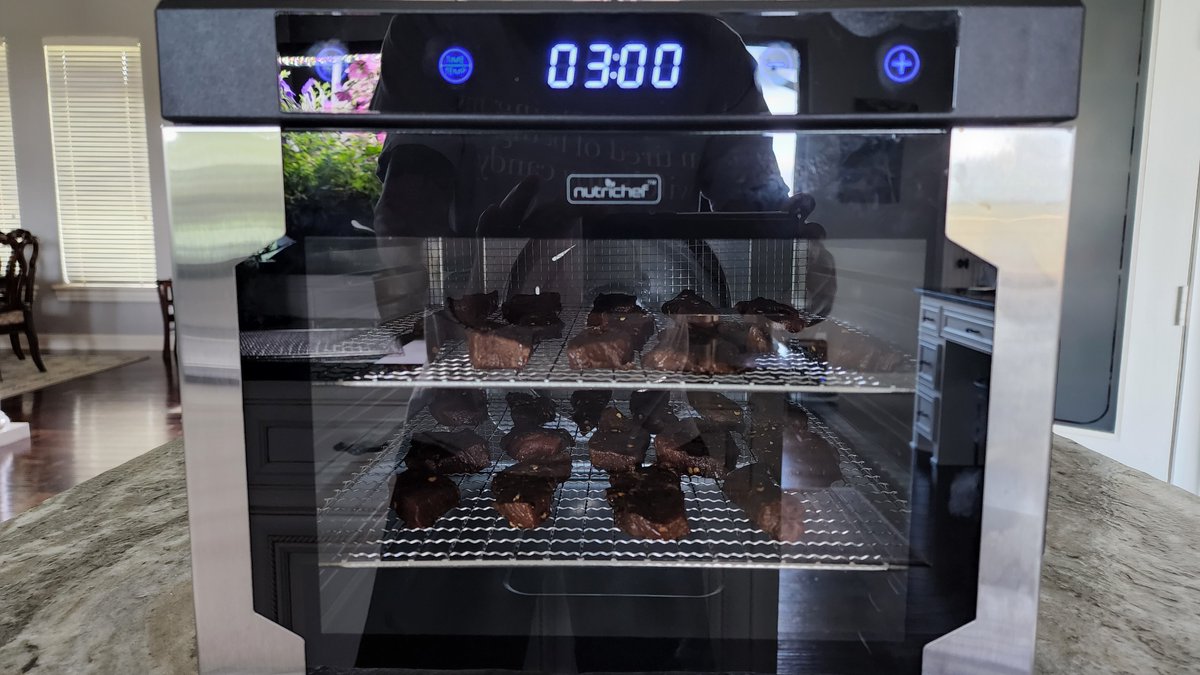 HolladayDoug's tweet photo. This just went down. 2# eye of round. Sliced into 1/4 inch thick strips. Marinated overnight in soy & Worcestershire sauce, brown sugar, red pepper flakes, cayenne, garlic & onion powder, salt & pepper, and liquid smoke. Now off to the dehydrator
#Cooking #beefjerky #driedmeat https://t.co/eQxM4AUbsX