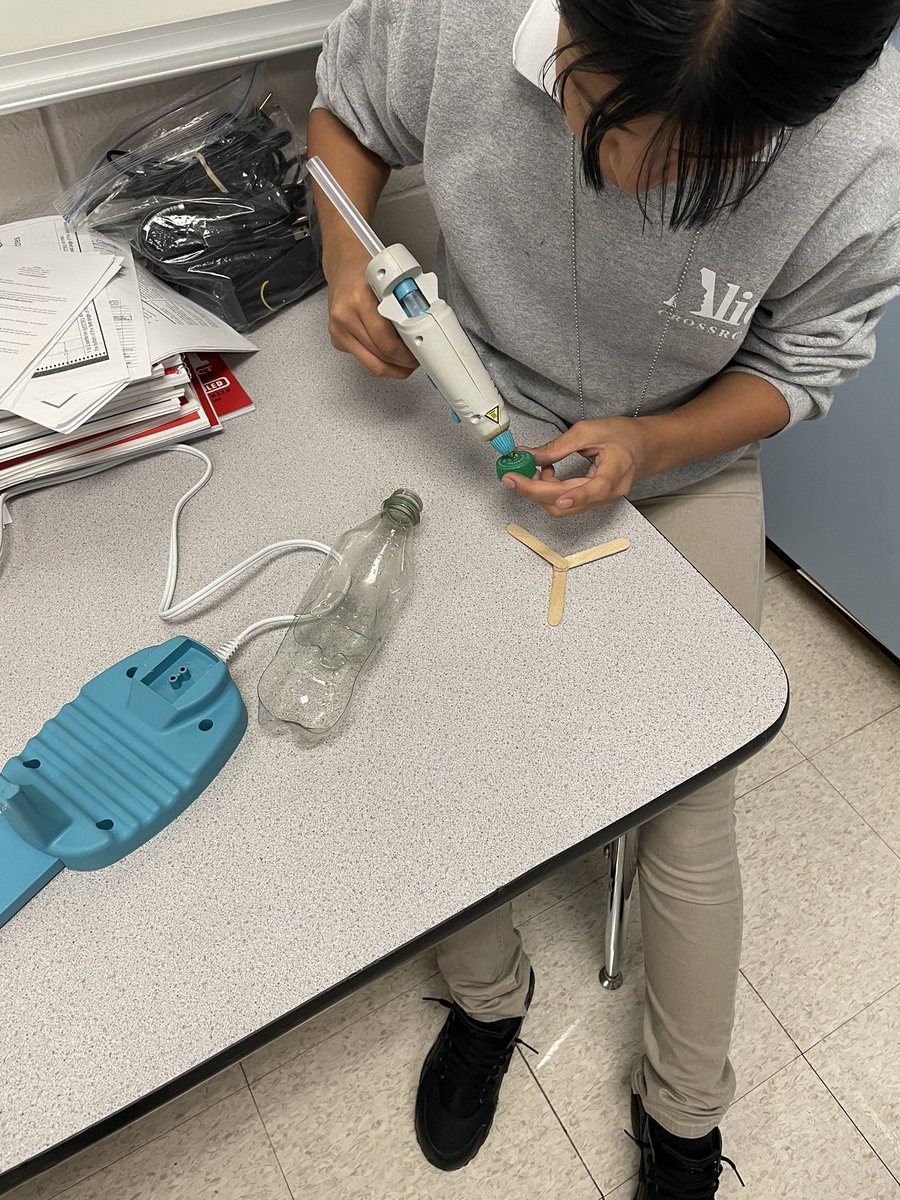Teach_CartyV's tweet photo. It’s going up on a Monday in my class today!! Starting an engineering project in Aquatic Science. The kids are loving the critical thinking component from our lesson! @AliefScience @AliefCrossroads https://t.co/r4q6e1CksL