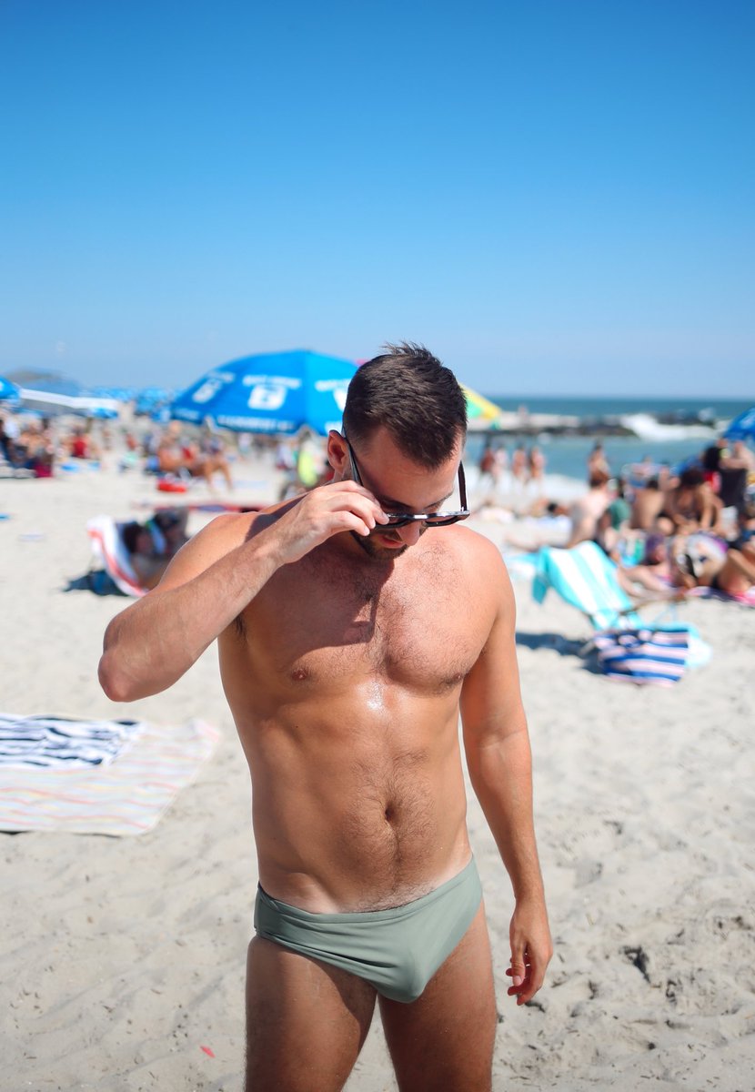 sinkthesun's tweet photo. Cool if I keep posting beach photos? https://t.co/RhOHo2iRGi