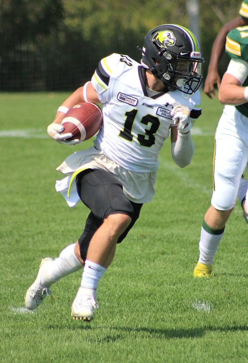 Former Eagles go head to head!
#88-Riley Sagriff and #14-Nick Szigeti🏈🦅
 #StClairCollege #QuinteSkyhawks