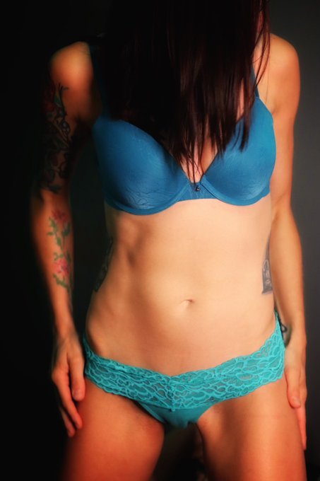 MILF MONDAY is here! Let's help each other get through this Monday by posting and sharing your best MILF<a href="/tag/thirstythursday"class="tags"><span>#thirstythursday</span></a>