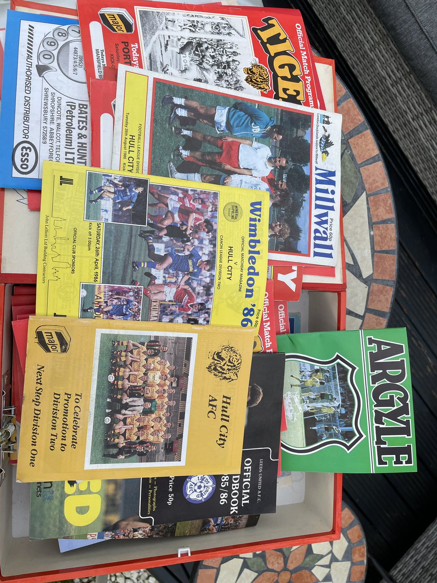 ride4rp's tweet photo. Free to any #hcafc collectors out there. A small collection of programmes mainly from the ‘80s.
DM if interested https://t.co/ihBSC4AekF