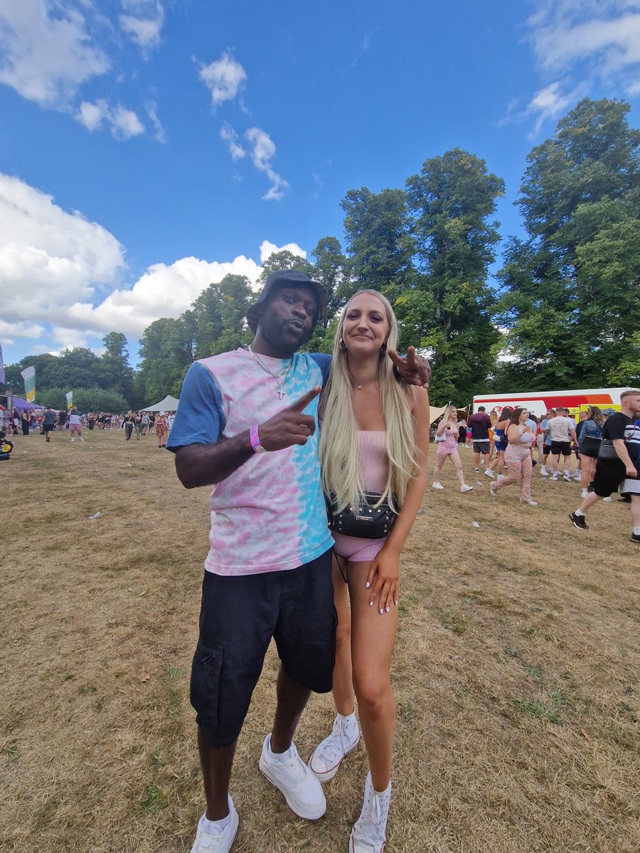 Pinky_Pinkos's tweet photo. What a day 🙏🏿🎪🎤🎧📊💣💥 #Hifields Festival 2022 https://t.co/YtnxQ2FqAW