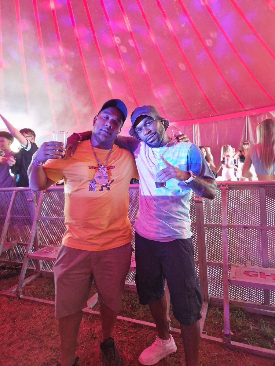 Pinky_Pinkos's tweet photo. What a day 🙏🏿🎪🎤🎧📊💣💥 #Hifields Festival 2022 https://t.co/YtnxQ2FqAW