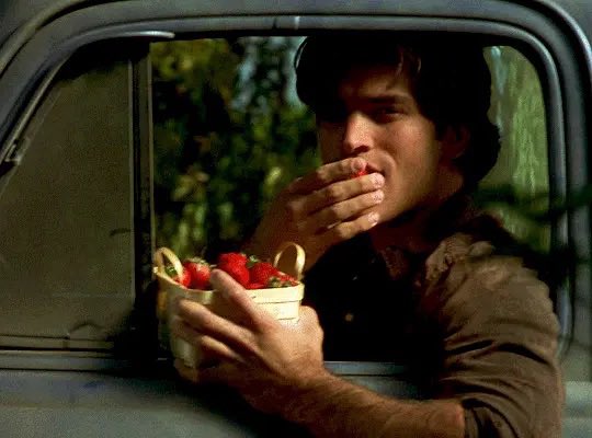 JohnSchaech's tweet photo. When I use to pull up to the gate at Universal Studios in my brown Toyota truck. The guards thought I was a delivery boy and send me to another gate. #HowTomakeanAmericanQuilt https://t.co/TJjDh0Q7aZ