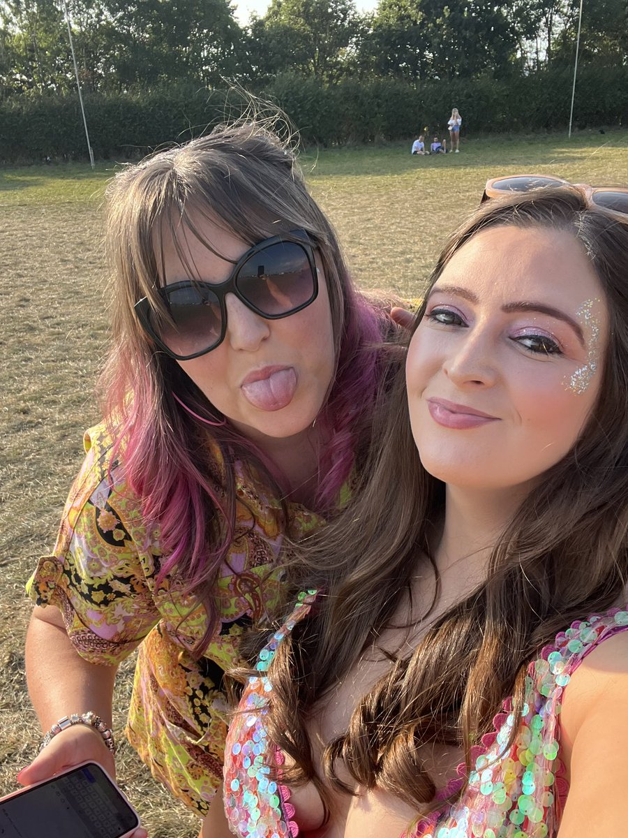 hannahmc_ox's tweet photo. Creamfields 💃🏻🍸🎪 https://t.co/8Mmcf8pzid