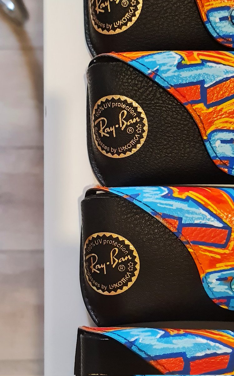 meturkmen_'s tweet photo. Met X Ray-Ban
Limited Case Design
Soon...

#met #rayban #graffiti #design #meturkmen https://t.co/WvuWgdqzFj