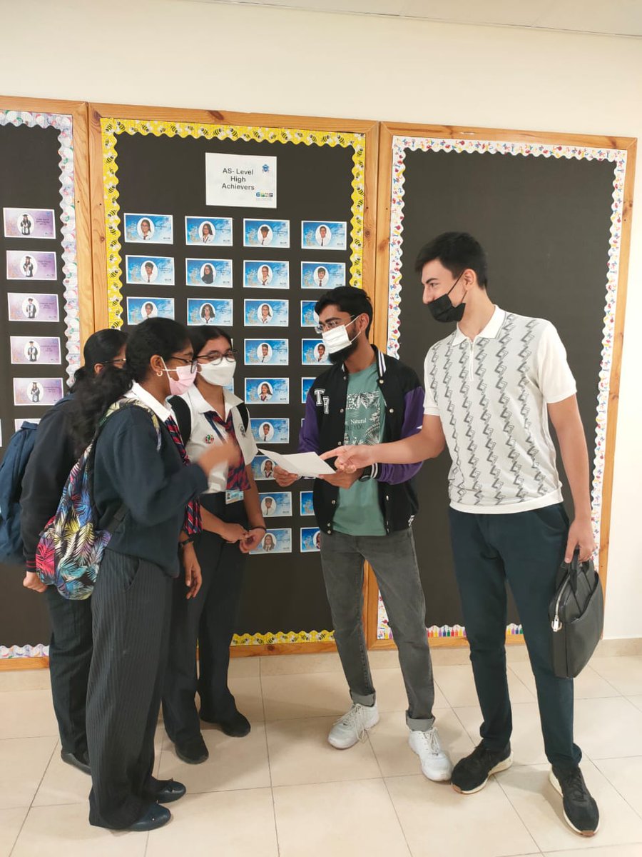 WIN_JebelAli's tweet photo. We are ever thankful to our graduates of 2022 who were at school early today to guide and support the newcomers
#gemsforlife #GEMSGenius #khdadubaii #GEMSAlumni https://t.co/xwcGoX3Sow