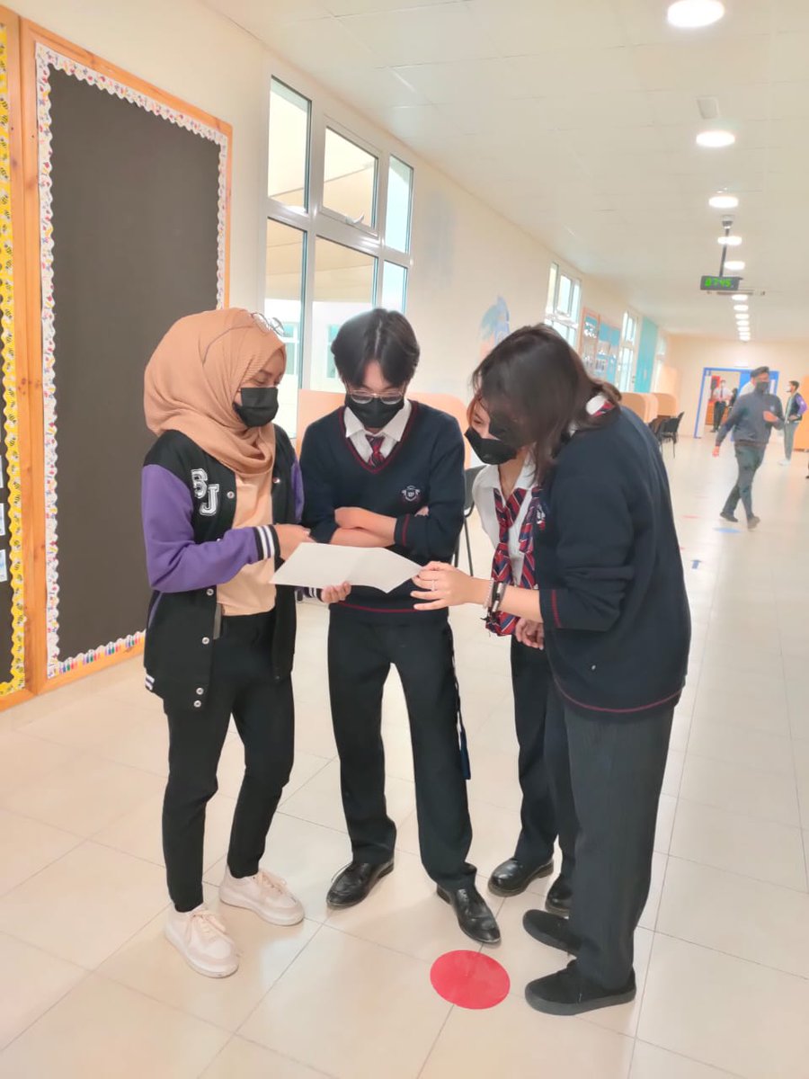 WIN_JebelAli's tweet photo. We are ever thankful to our graduates of 2022 who were at school early today to guide and support the newcomers
#gemsforlife #GEMSGenius #khdadubaii #GEMSAlumni https://t.co/xwcGoX3Sow