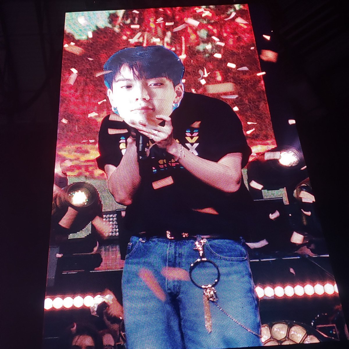 chaos__dad's tweet photo. A Top 5 night!! Very glad Ash and Libby didn't catch me throwing it back and spilling water ~twice🤟🏻🤠~
💜Thank you @OfficialMonstaX💜 (and sorry for the way we "performed" Ongshimi) #MONSTAX #MONSTAXUSTOUR #MonstaXNoLimit #MonstaXinFortWorth https://t.co/z567EUlMFL