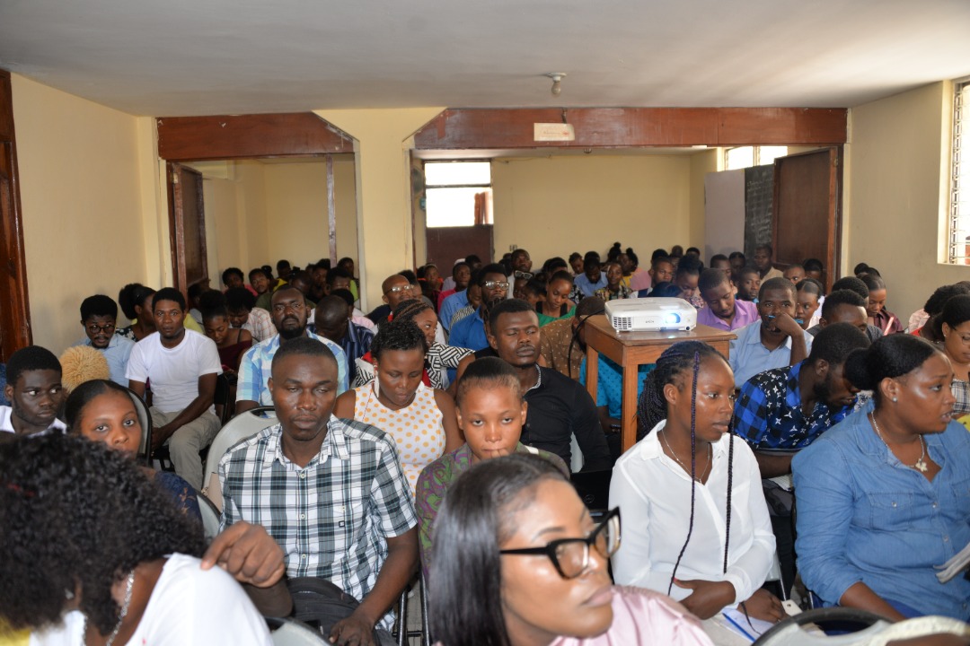 JrDoccy's tweet photo. Entrepreneuriat en temps de crise 27 août 2022 - IFJ
MOUN  YO VLE FÈ BIZNIS
1.Pourquoi le gouvernement n’a pas une politique entrepreneuriale pour relancer l’économie du pays ?
2.Poukisa leta pa sipòte oubyen ankadre PME/ Start up yo pou yo ka kreye job epi peye taks an retou ? https://t.co/nW87Ri1CBM