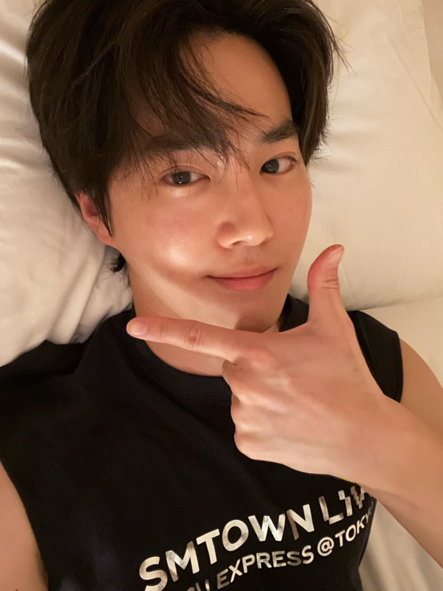 junmyeon pics tweet media