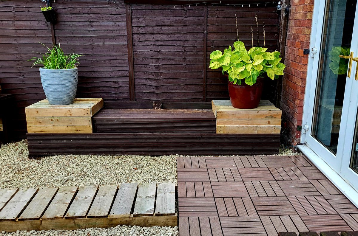 ItchyBagpipes's tweet image. All made by me. Sanding and painting tomorrow. Was going to buy a circular saw for ease but i have a perfectly good hand saw. Hand saws are for real men and shirtless Russian presidents on horses. Time for a well earned beer. #manuallabour