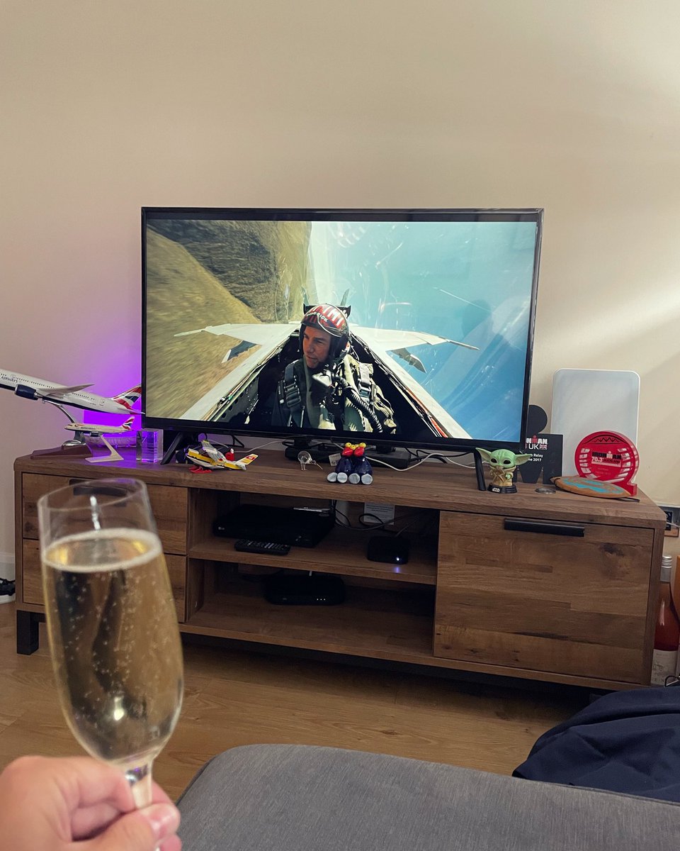 HannahVaughan91's tweet photo. Would not recommend working 7 days in a row 🧟♀️
But I would definitely recommend Prosecco, Top Gun Maverick and a takeaway ☺️🍾 #knackered #timetorecover #happybankholiday #topgunmaverick #lovethisfilm #itsnottheplaneitsthepilot https://t.co/6rjlV4qjU9