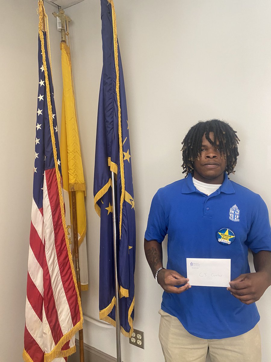 BCHS_Principal's tweet photo. SENIOR OF THE DAY 🎇🎆🎇

He’s a man on a mission, 
It’s always on display,
Our senior Trojan leading us,
Is the great CJ!

Congrats, CJ Crenshaw! BCHS is lucky to have you! #Classof2023 https://t.co/6cYkkW9aTG