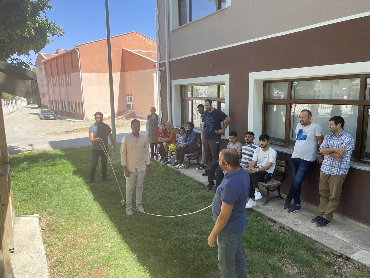 ahievrantomer's tweet photo. Kırşehir Ahi Evran Üniversitesi TÖMER tarafından düzenlenen "Türk Sokak Oyunları" etkinliğiyle geleneksel oyunlarımızı uluslararası öğrencilerimize tanıttık. @Env1d2er @mahmut_sami @AlkayaAkif @alagoz_ebru @cerenoguz_ https://t.co/647SoqpXSs