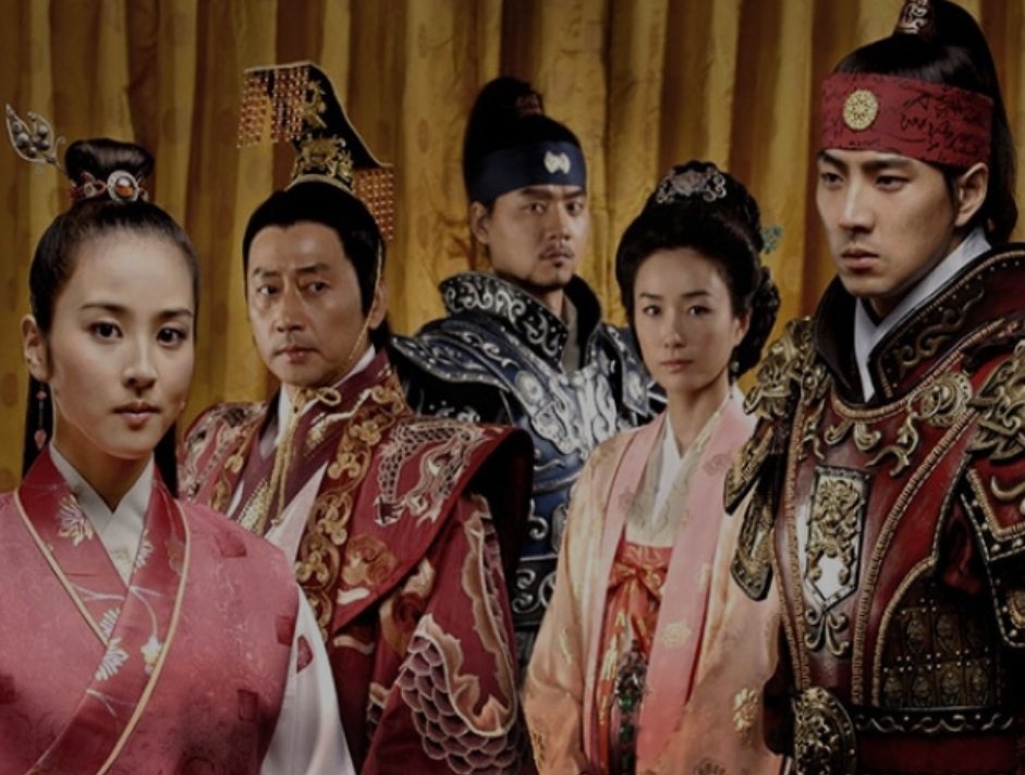 یه دختر فرفری تو ابرا... tweet media