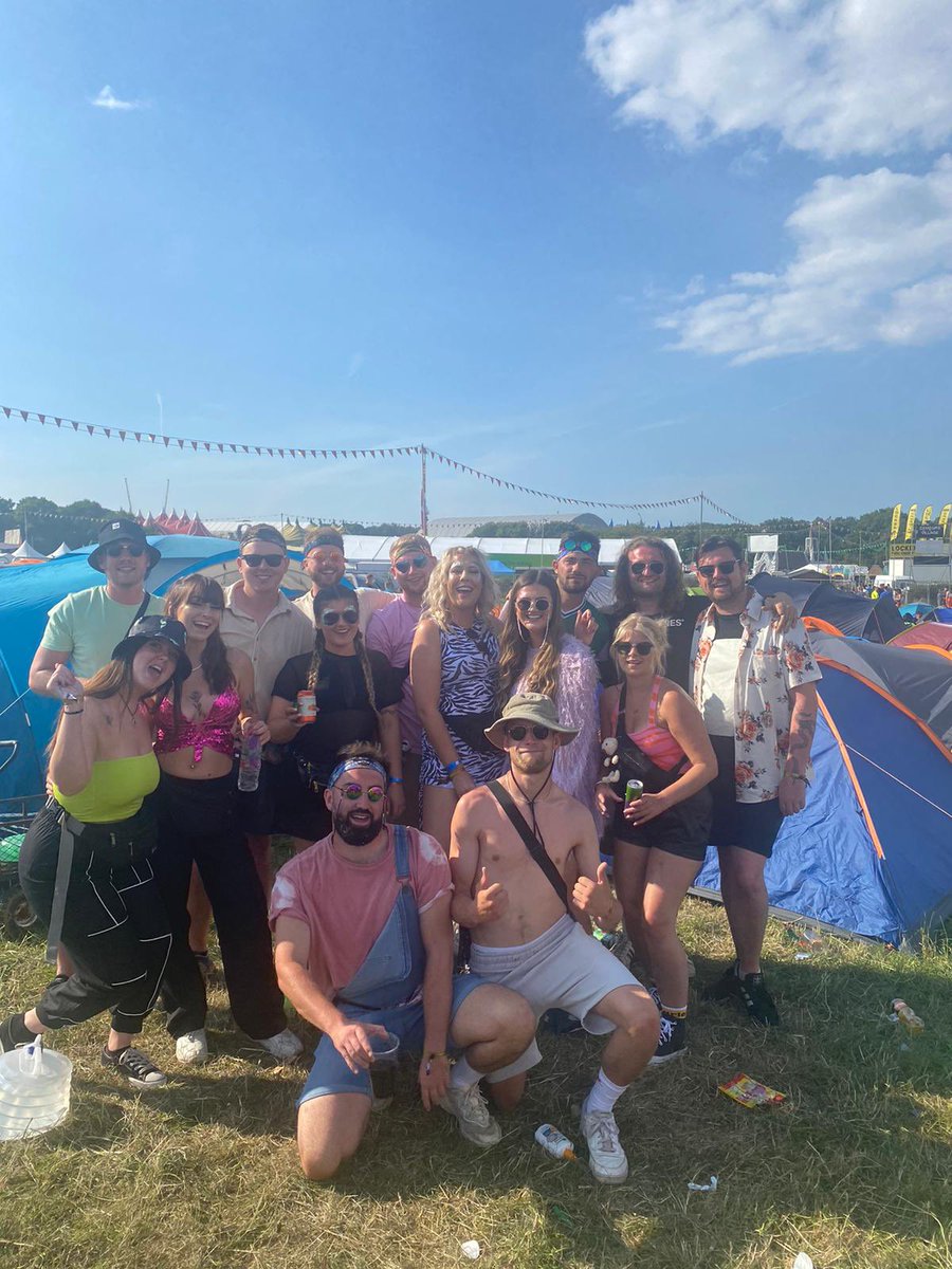 ashleytmh's tweet photo. creamfields was a riot https://t.co/5Aa3ea9sfM