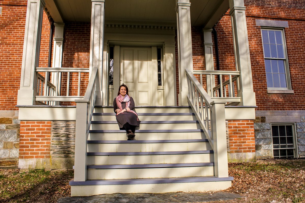 HFPAssociation's tweet photo. Meet Cathy Baldau, the HFPA Executive Director. She says that "the favorite part of [her] role is being able to tell the unique, little-known stories of Harpers Ferry."

Read more about Cathy's experience: https://t.co/QZJ9416uBs

#ParkPartner #MeetandGreet https://t.co/Z7T6ybDrjk