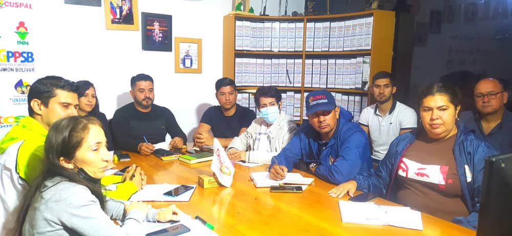 #29Ago || Extraordinaria 📹 videoconferencia con el Estado Mayor Agroalimentario <a href="/MinAlimenVen/">minalimentacion_ve</a> para fortalecer el Plan "Mí #CLAP es Productivo" que se desarrollará en los 29 municipios de la región andina.

<a href="/LealTelleria/">M/G Carlos Leal Tellería</a>
<a href="/FreddyBernal/">Freddy Bernal</a>
<a href="/BermudezJoseA/">Bermúdez José</a>

#TodosSomosCLAP