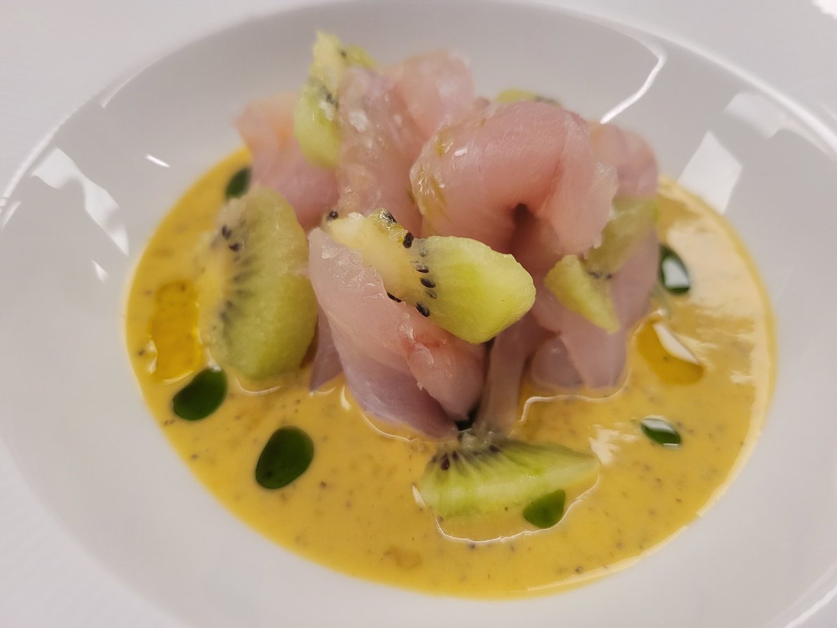 mikelsevere's tweet photo. Here is the video version of episode 3 of #RunTheDamnKitchen.
With former #Huskers I-back Damon Benning and Chef @davidyoshitomo from Koji. https://t.co/kSWdb4Aij9 @HurrdatMedia
Check it out, this was fun. https://t.co/jmsrY3cO0T
