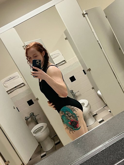I&rsquo;m soaked&hellip; help me out? https://t.co/17hHTexhUR