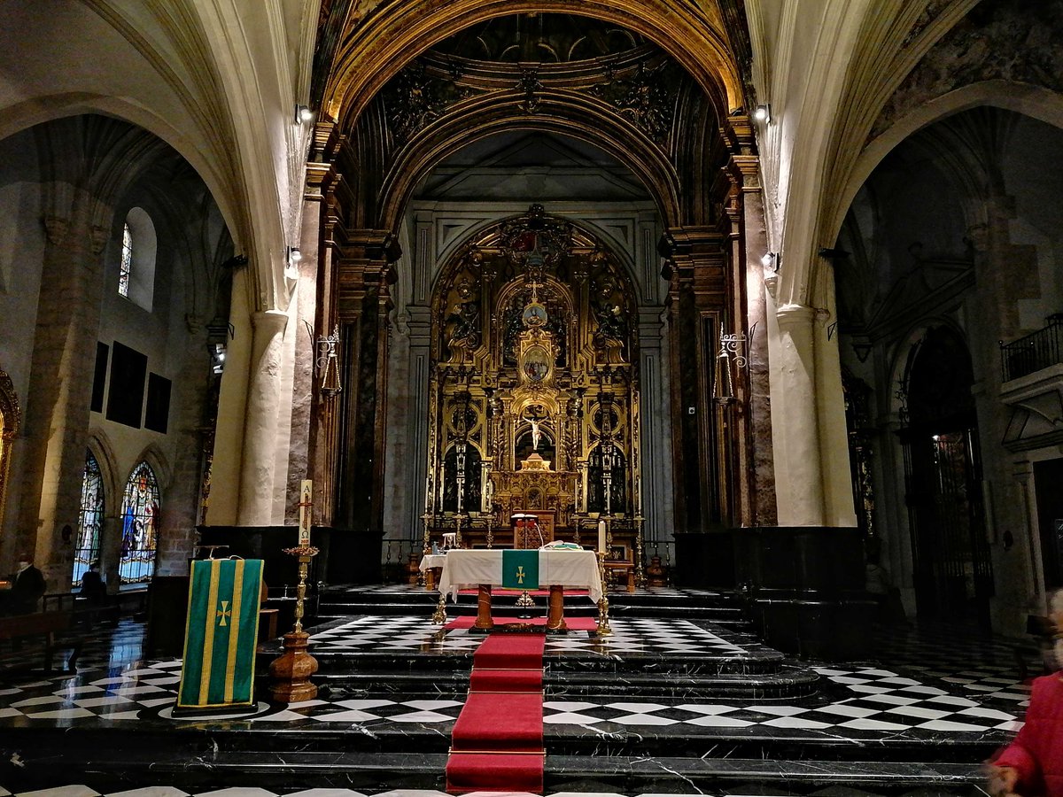 La iglesia de San Ildefonso es una de las iglesias más bonitas de la ciudad. De estilo gótico, estuvo enterrado el arquitecto Andrés de Vandelvira y es el templo de nuestra patrona, la Virgen de la Capilla. 

<a href="/jaenturismo/">Jaén ParaísoInterior</a> <a href="/turismodejaen/">Turismo Jaén</a>

#claritasturismo #claritasjaen #jaen