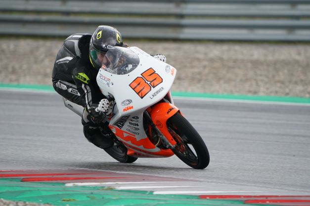 Final showdown for two-wheel talents at the Red Bull Ring - automobilsport.com automobilsport.com/race-categorie… photos Lucas Pripfl, Klemen Sofric, Dorna #final #showdown #twowheels #talent #moto #redbullring #redbull #austria #junior #cup #practice #racing #motorsport #schedule