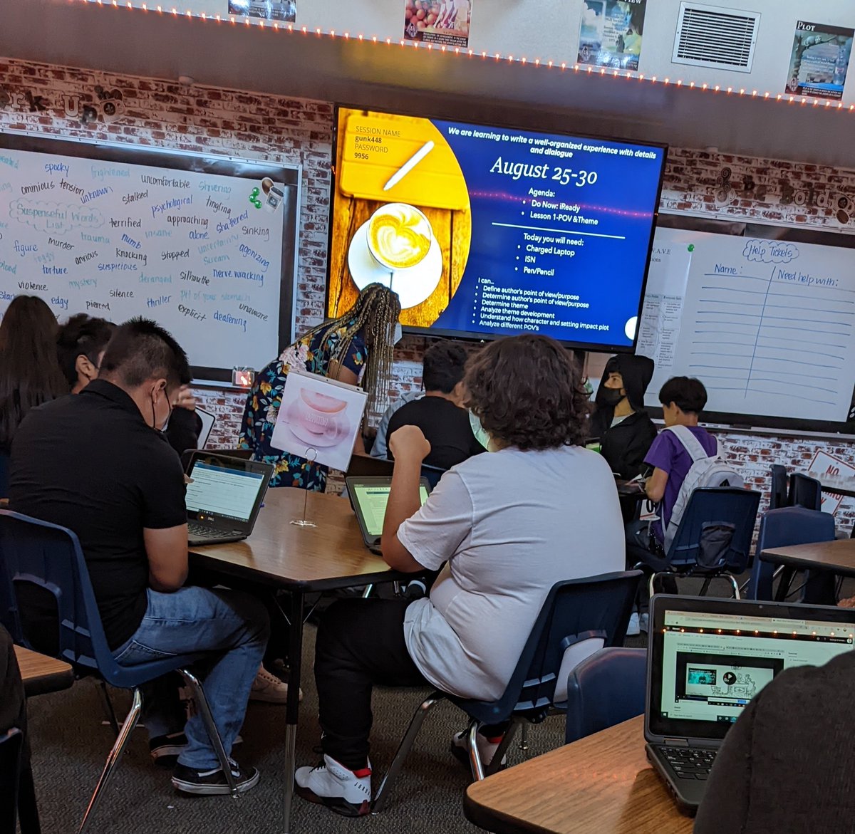 DrSonal_EDU's tweet photo. #CafeFlex in full motion with @MrsLitCafe at @FUSD_AlmeriaMS #BlendedLearning #AlmeriaBlended #Flexmodel #Personalizedlearning #Teacherasfacilitator #studentagency
Great way to start the year! https://t.co/6Rdvklc7MP