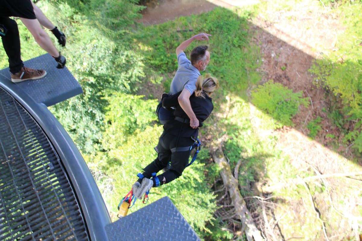 Dear all,
Just to let you know you Jeanne &amp; I completed our bungee jump on Saturday 27th, thank  you for all donation, much appreciated by us both, the just giving page still active for the time being to allow further donations justgiving.com/crowdfunding/l…