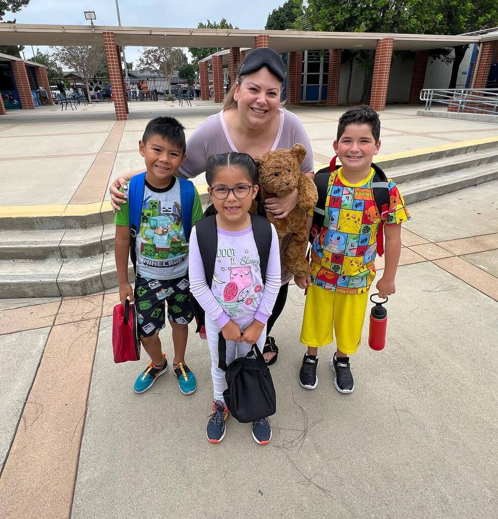 bensonbears1's tweet photo. Kicking off our spirit week with our jammies and making ourselves at home at Benson Elementary! π»π #BensonBears #SpiritWeek #PajamaDay https://t.co/Dstib29GmC https://t.co/wh5WgAYq4u