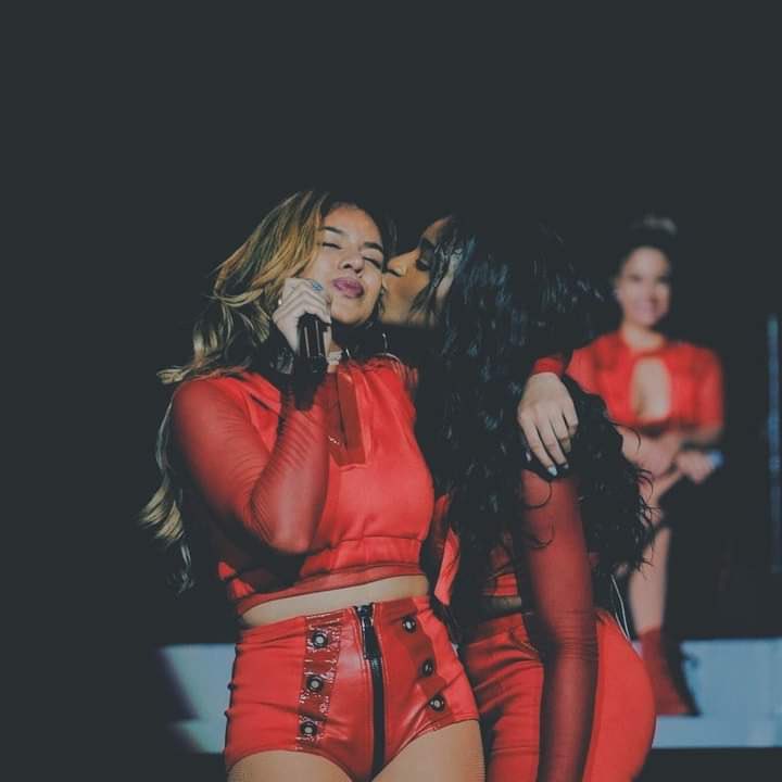 FanDinah's tweet photo. Woke up this morning to check on my fave, and the only thing she did yesterday was to show love to Normani for the #VMAs . I have nothing but respect and love for my humble and down to earth Dinah Jane. Love you both!!! #Norminah 🥺❤️ https://t.co/dlSHXKVOSo