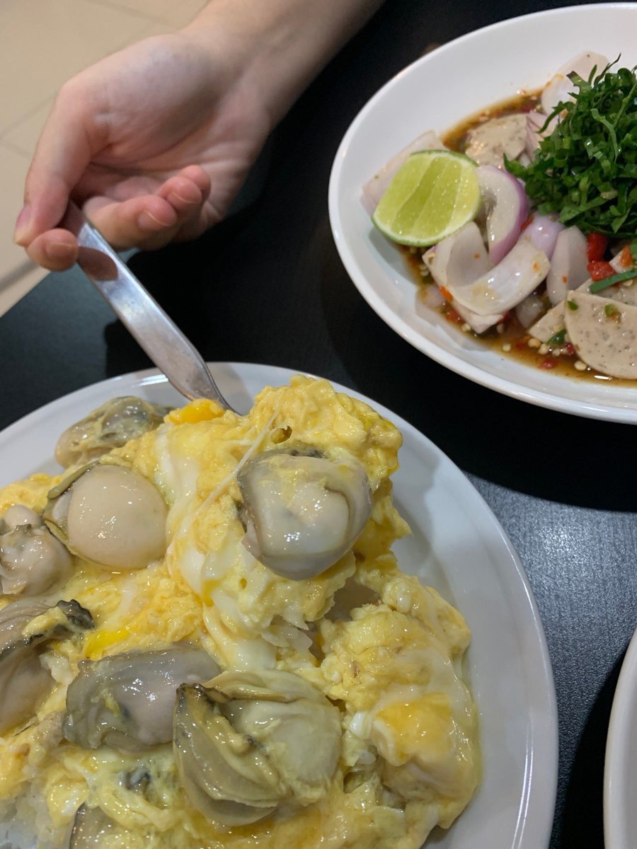 ไข่ข้นหอยนางรมจุก ๆ 90 บาท