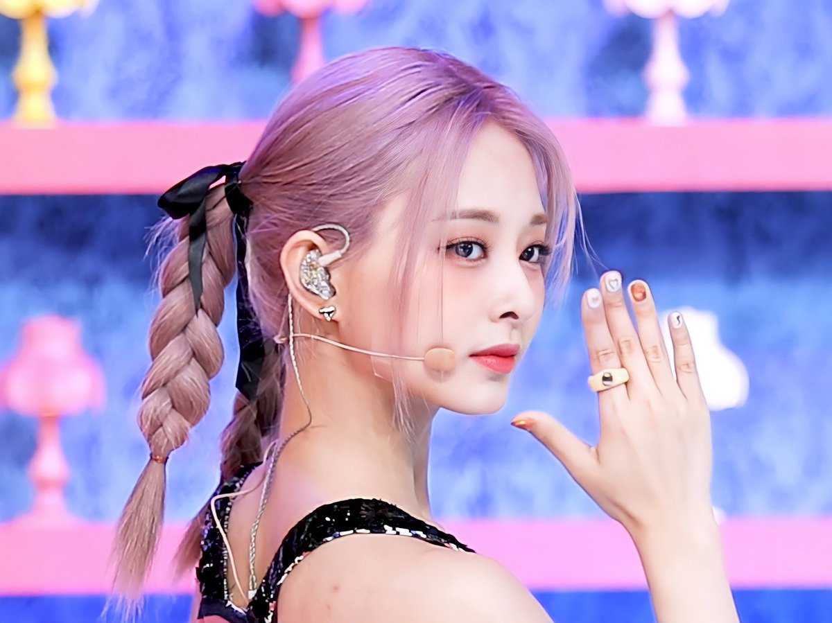 CHOUTZUYU24's tweet photo. visual of all visuals https://t.co/ZbbGhL7GT8