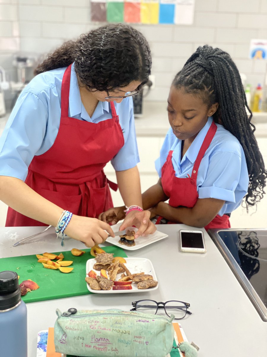 BISRCreates's tweet photo. The Creative Arts Department is so excited to welcome the students back to school. The Year 11 Art and Food Preparation & Nutrition students hit the ground running making French Toast and drawing still life. #ArtwithMrsK #cookingwithMsWheeler #BISRcreates #BisrHamra https://t.co/eQ93UFt1JH