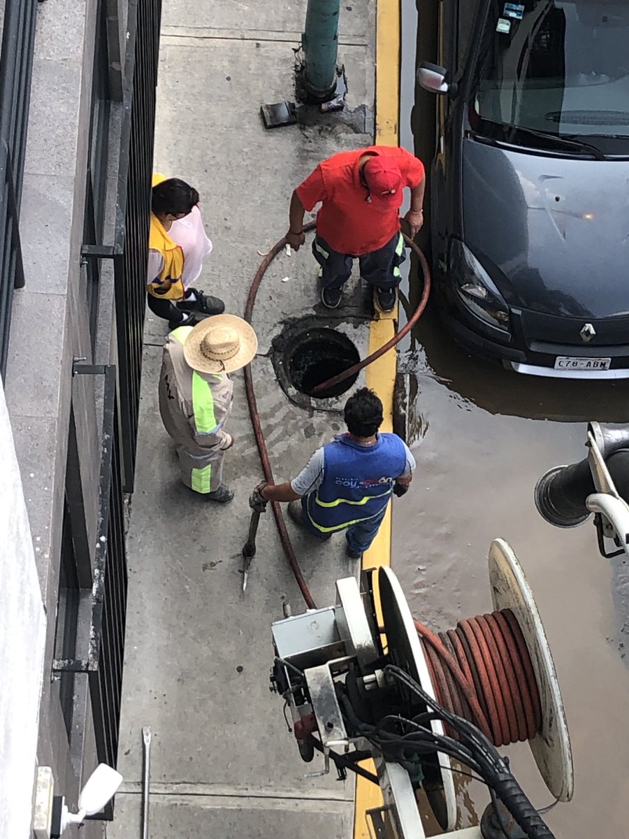 rrbagsmx's tweet photo. Gracias ⁦@AlcaldiaCoy⁩ por tu rápida, eficiente y amable atención. Una fuga de agua y una alcantarilla tapada, resueltas.
#CoyoacánEstáContigo https://t.co/ybUqxOdXOg