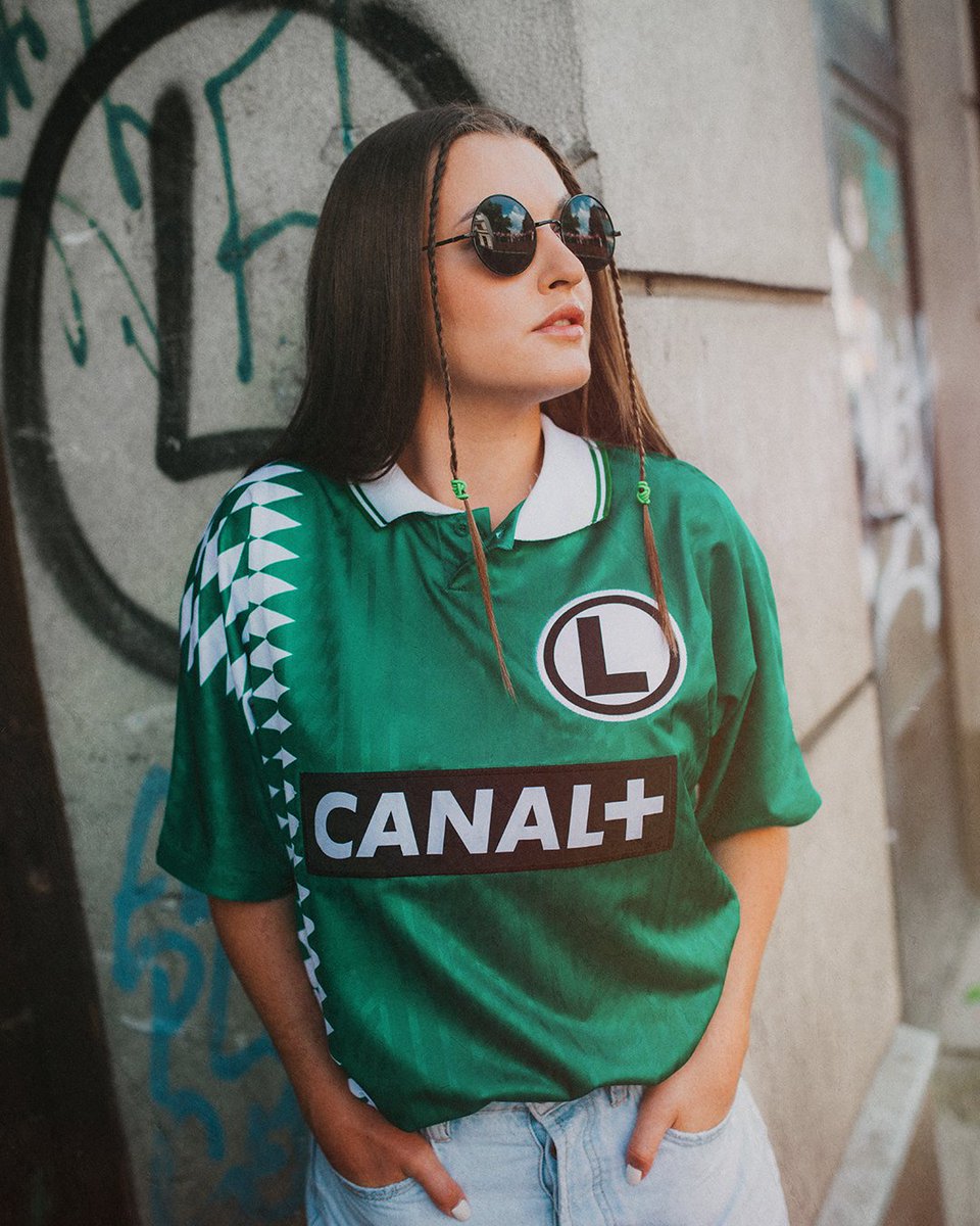 LegiaWarszawa's tweet photo. Pamiętajcie, że tylko do jutra do końca dnia możecie zamawiać w przedsprzedaży koszulki retro⏳
Zamów już dziś ➡ https://t.co/90RxrYHMpw https://t.co/riX3ONPEGj