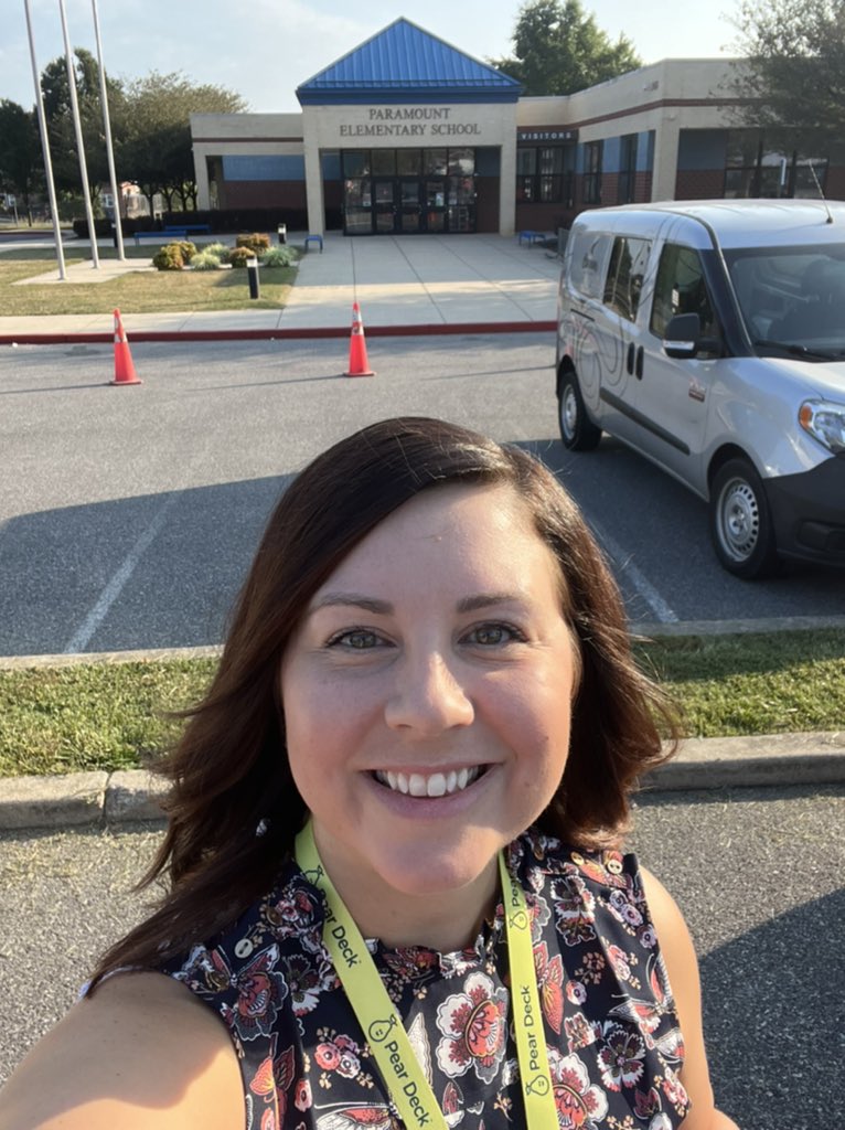 coachpongratz's tweet photo. So happy to start the 1st day of my 15th year at #paramountes! Got to see some former students and wish these @wcpsmd Ts and Ss a wonderful day! 💙💙💙 https://t.co/iRne3Xs0gh