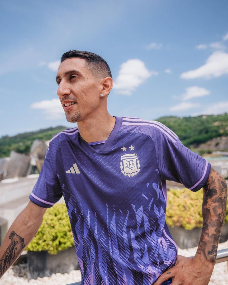 tdmascrc's tweet photo. La nueva camisa de Argentina para el Mundial ¡Tiene exceso de facha! 😍 https://t.co/JFyb0XI6jn