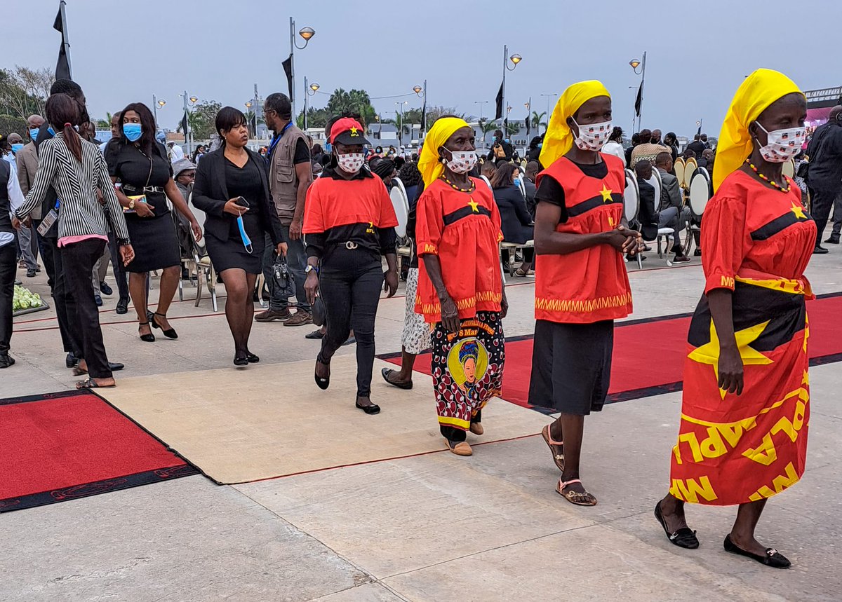 jeune_afrique's tweet photo. #Angola : les funérailles de José Eduardo dos Santos, moment historique et politique
👉Le récit de notre envoyée spéciale à Luanda, @EstelleMaussion 👇
https://t.co/z8E8Dm0qZc https://t.co/Gj9kckS7Vh