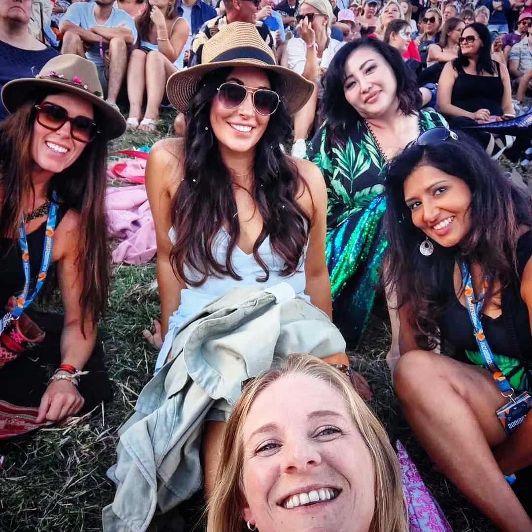AbiCinnamon's tweet photo. #victoriousfestival 💎🌟❤️🙌 https://t.co/GO6vH30kvM