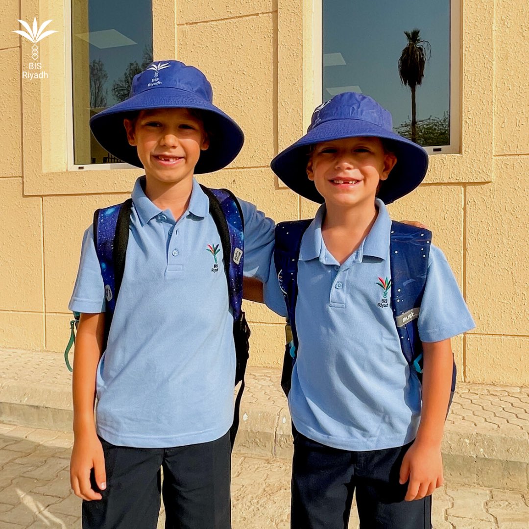 bisriyadh's tweet photo. What a beautiful day we had for our first day back at #BISRDQ yesterday ☀️It was so good to have all our students and parents back on campus and to see our #BISRSenior students enjoying their newly built campus! 👏📚📖 https://t.co/qkdGJKO3Bw