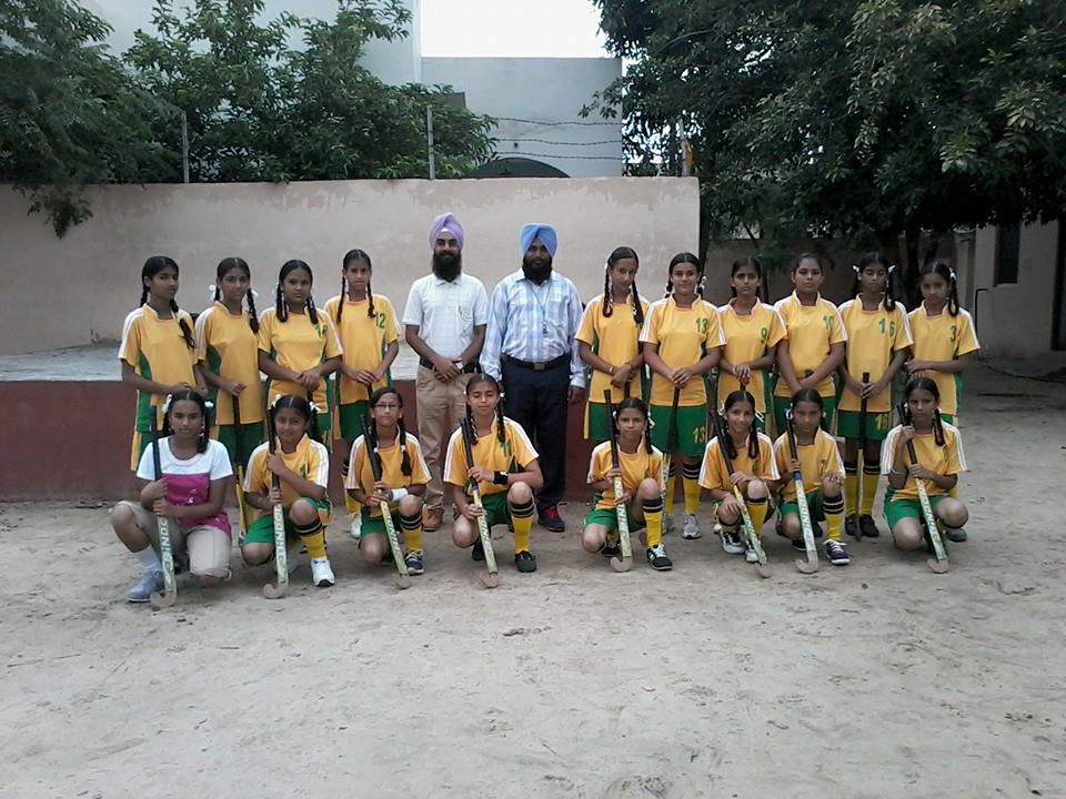 NavjotVerma24's tweet photo. #NationalSportsDay_2022 8th and 10th class #Hockey #memories #NationalSportsDay2022 https://t.co/vcY1jdI0P3