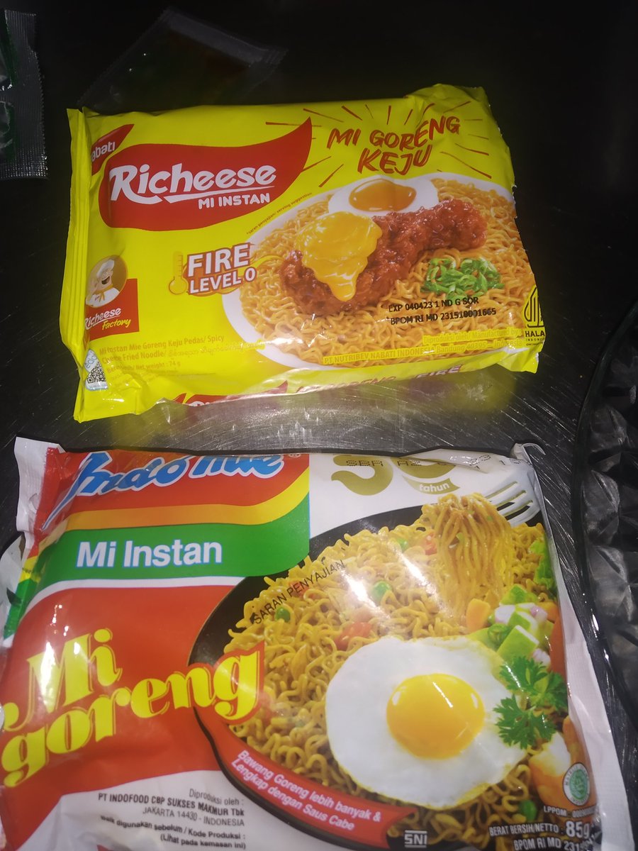 musuhdc's tweet photo. kata cici toko nya, keju banget campur sama indomie, lets see https://t.co/rV58LMJV1z