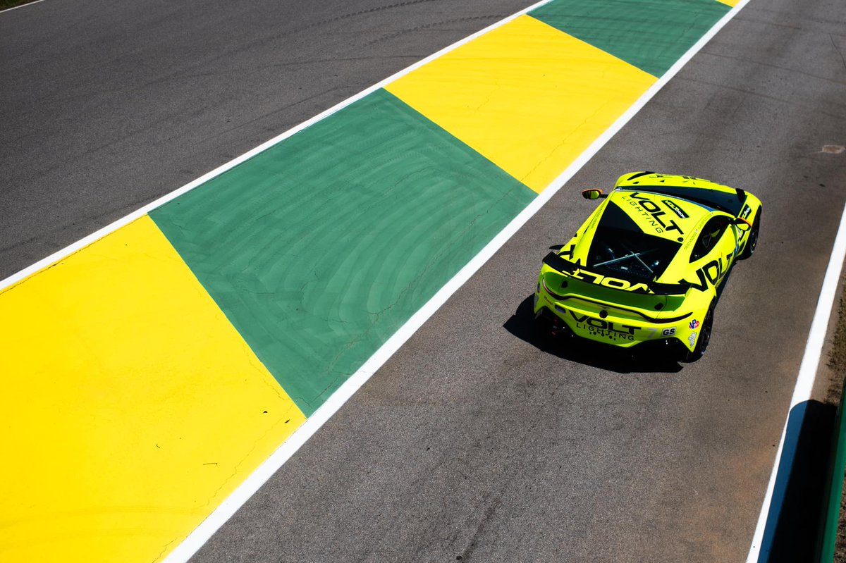 The__Advantage's tweet photo. It could have been a whole lot worse for #VoltRacing after 'issues' on track for their Vantage GT4 lead to a low end finish @MichelinRaceUSA Pilot Challenge visit to @VIRNow
https://t.co/7s0IaNpOED https://t.co/DUZPPUR7sf